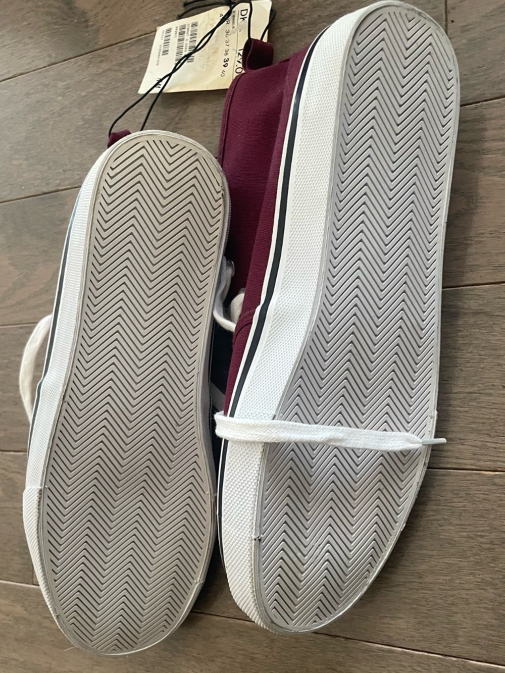 High Top Canvas Sneakers • Size 8 - Picture 6 of 12